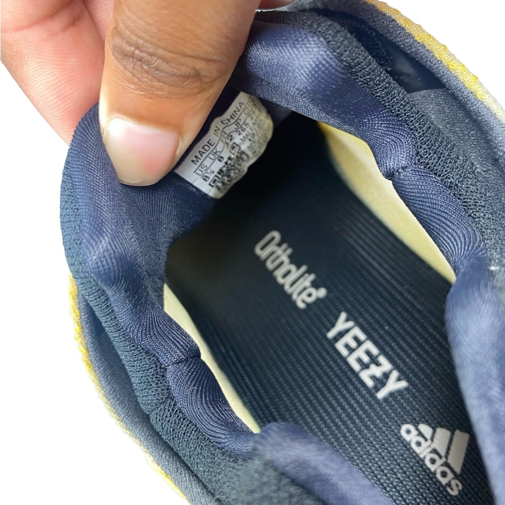 The adidas Yeezy 700 V3 ‘Safflower great condition! - Picture 9 of 12
